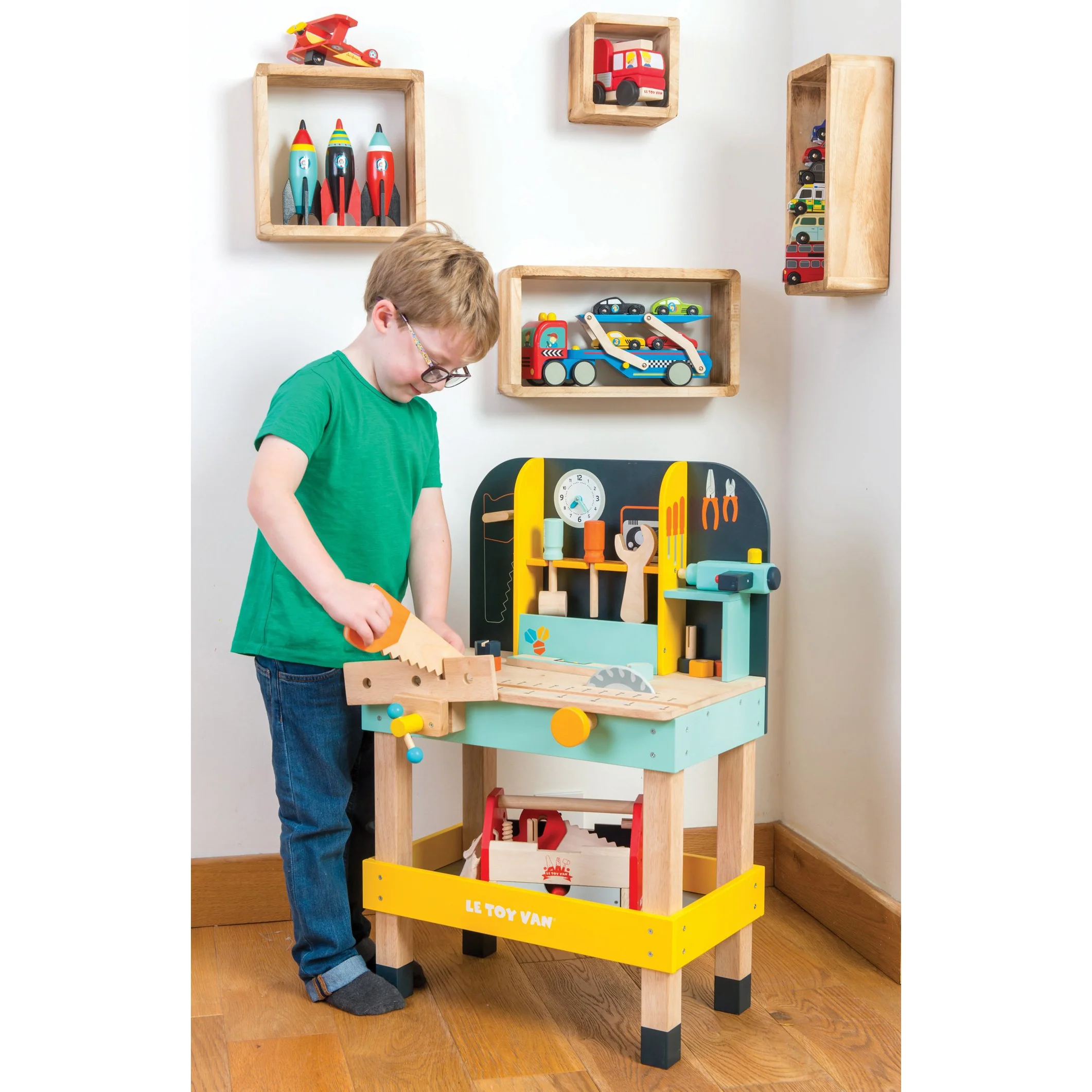 Alex's Work Bench. - Image 6