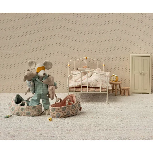 Baby mouse in carry cot - Rose - Image 2