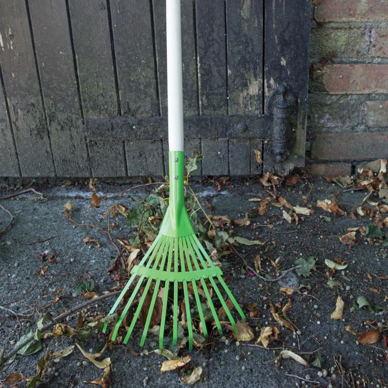 Long Handled Leaf Rake - Image 3