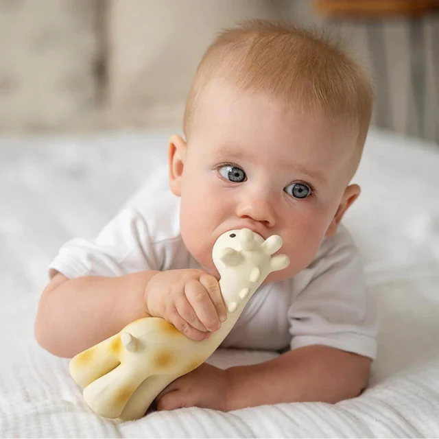 Tikiri Giraffe Natural Rubber - Teether, Toy & Rattle