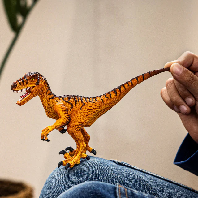 Velociraptor - Dinosaur Figure - Image 2
