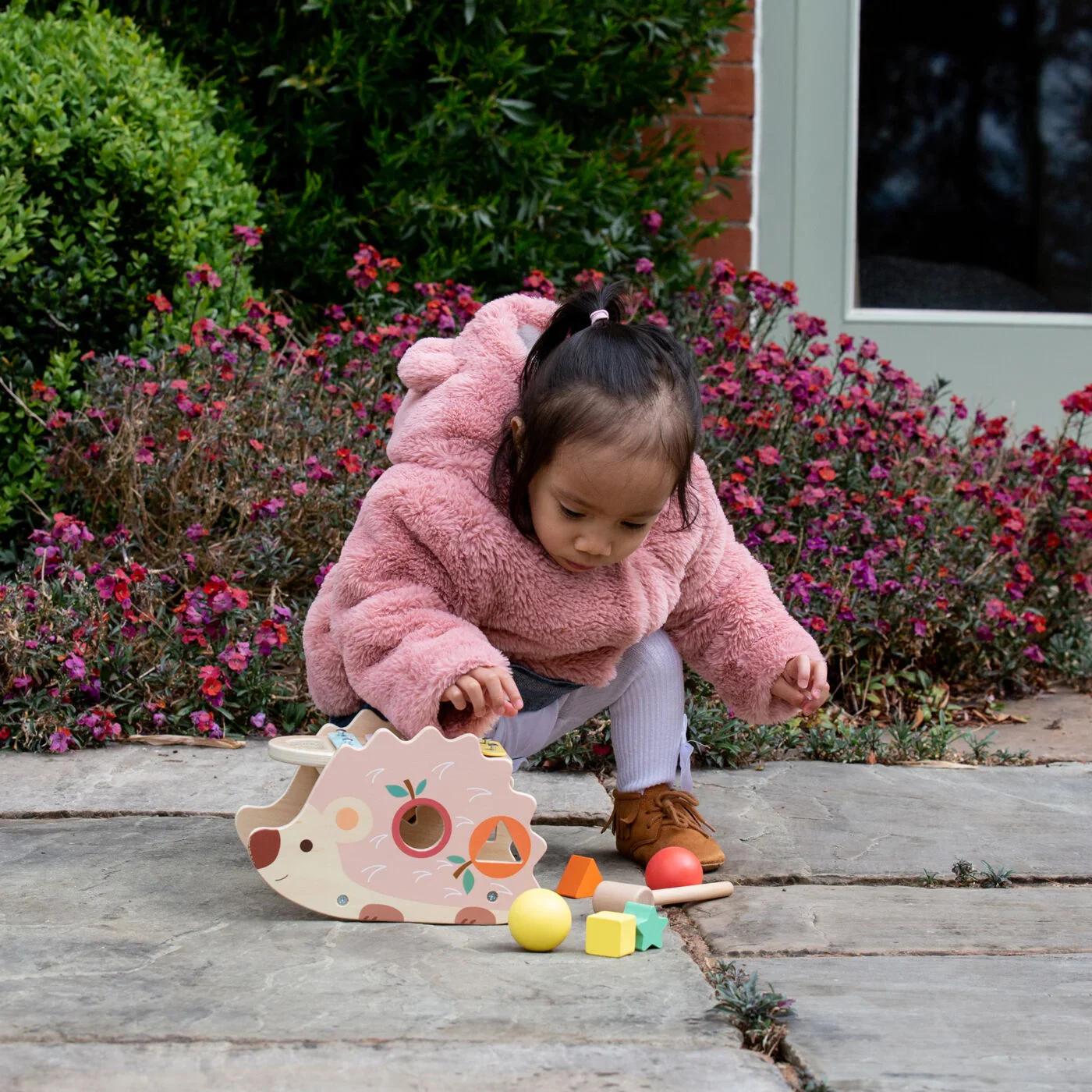 Hedgehog Pounding Bench & Shape Sorter - Image 4