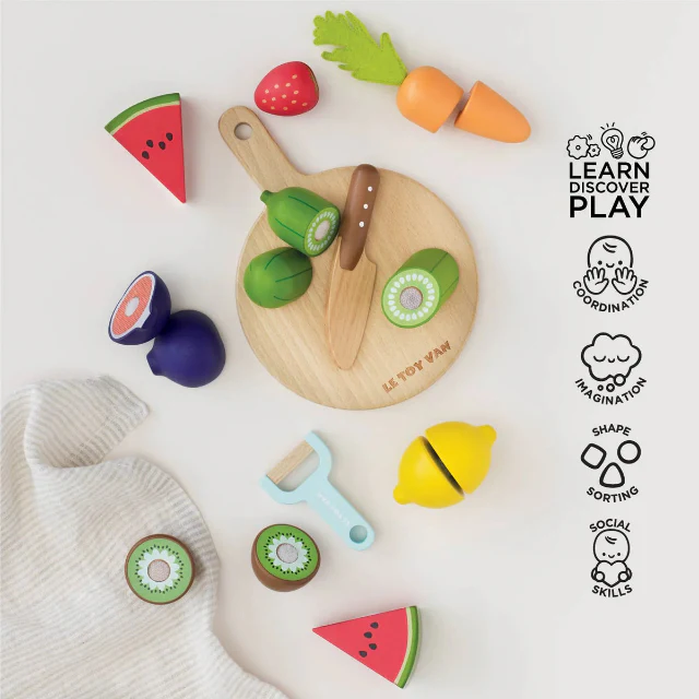 Wooden Play Food & Chopping Board - Image 4